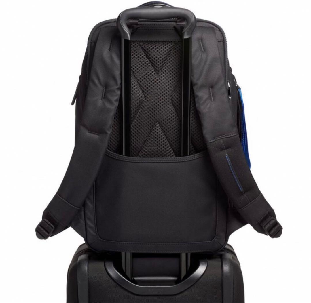 TUMI 「フィンチ」 レインカバー付き バックパック