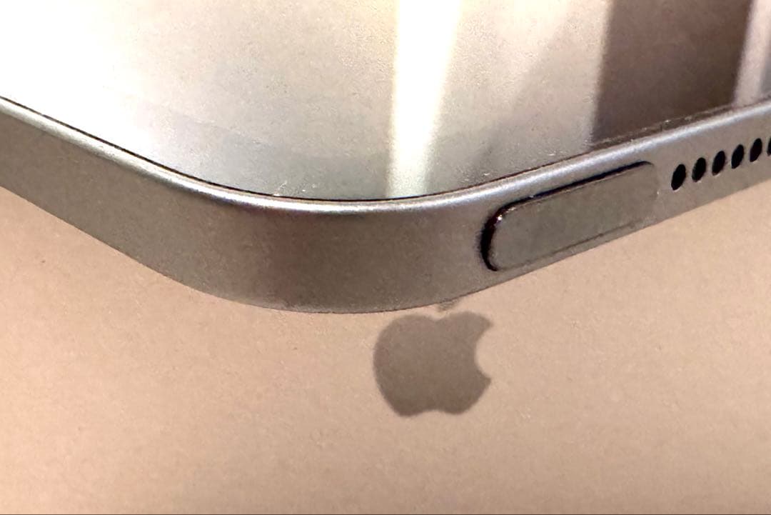 Apple iPad ミニ 7 256GB スペースグレー キーボードケース付き