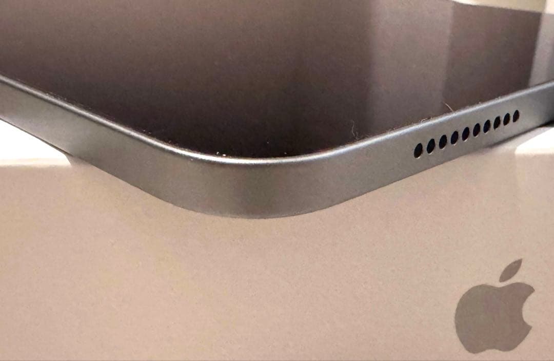 Apple iPad ミニ 7 256GB スペースグレー キーボードケース付き