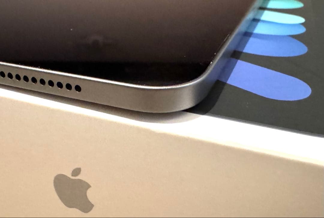 Apple iPad ミニ 7 256GB スペースグレー キーボードケース付き