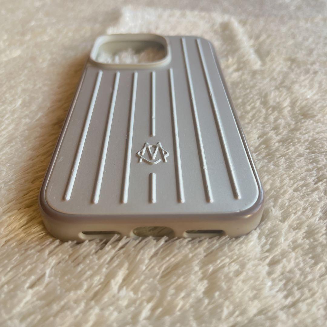 RIMOWA iPhone 16 Pro ケース シルバー　リモワ
