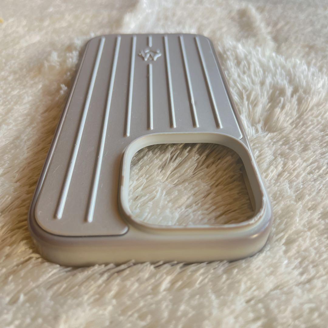 RIMOWA iPhone 16 Pro ケース シルバー　リモワ