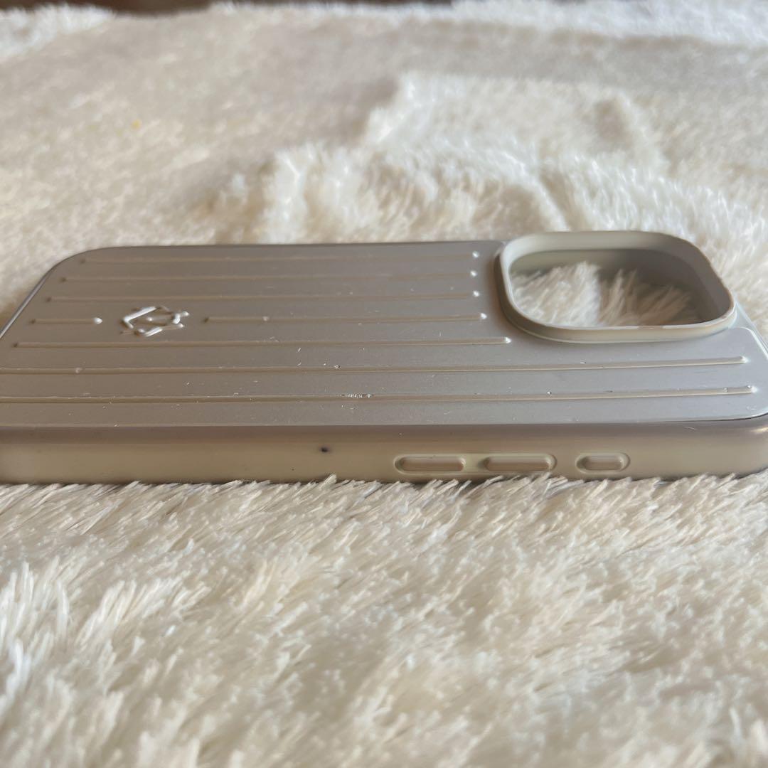 RIMOWA iPhone 16 Pro ケース シルバー　リモワ