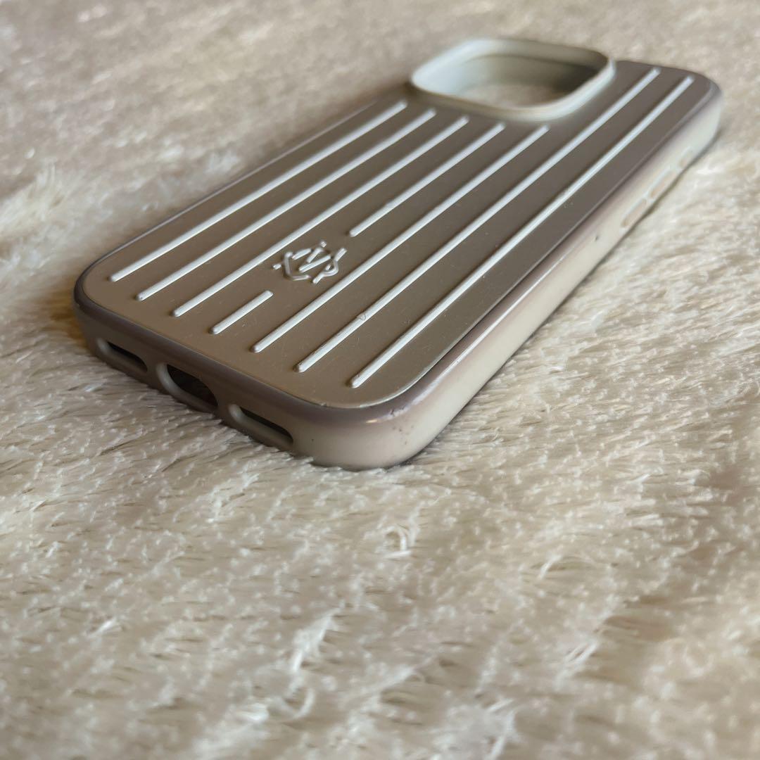 RIMOWA iPhone 16 Pro ケース シルバー　リモワ