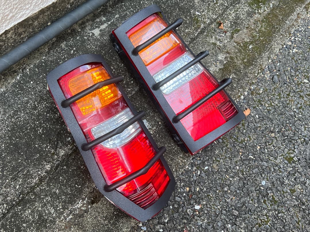 パジェロミニ　テールランプガード　左右