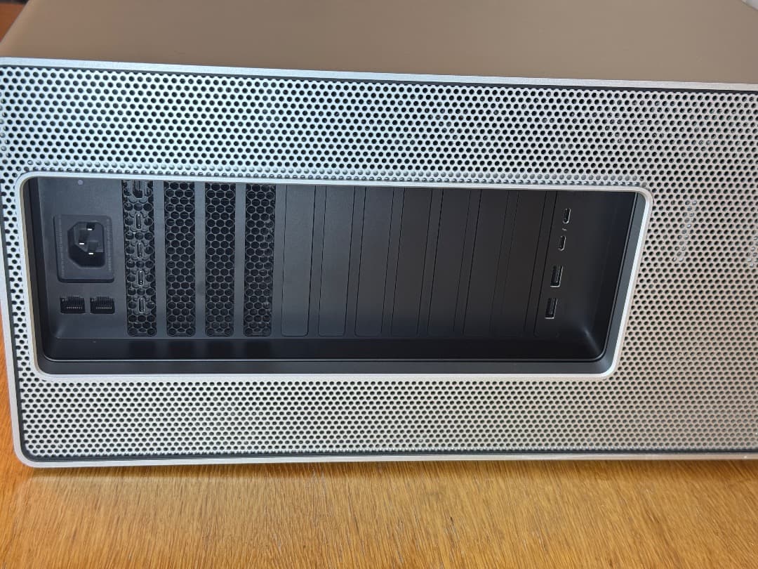 Mac Pro 2019 (ラックマウントバージョン)