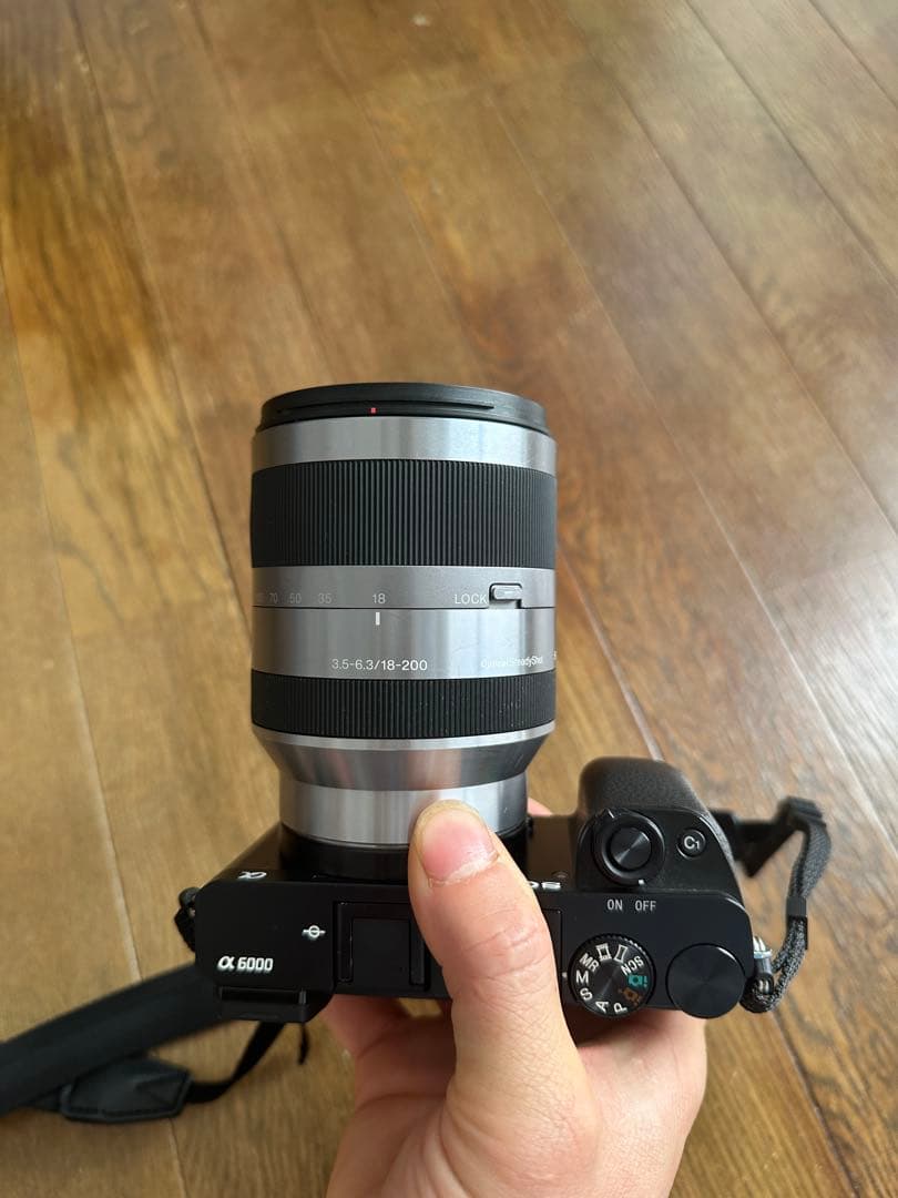 SONY E 18-200mm F3.5-6.3 OSS レンズ