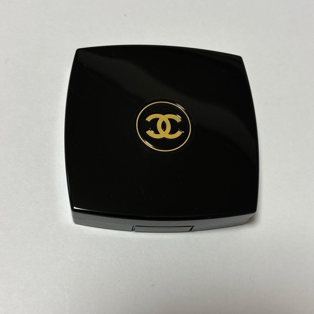 シャネル　レ キャトル オンブル 397