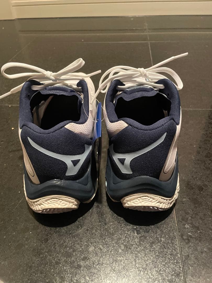 【新品未使用】WAVE LIGHTNING Z8 ミズノ 25.0cm