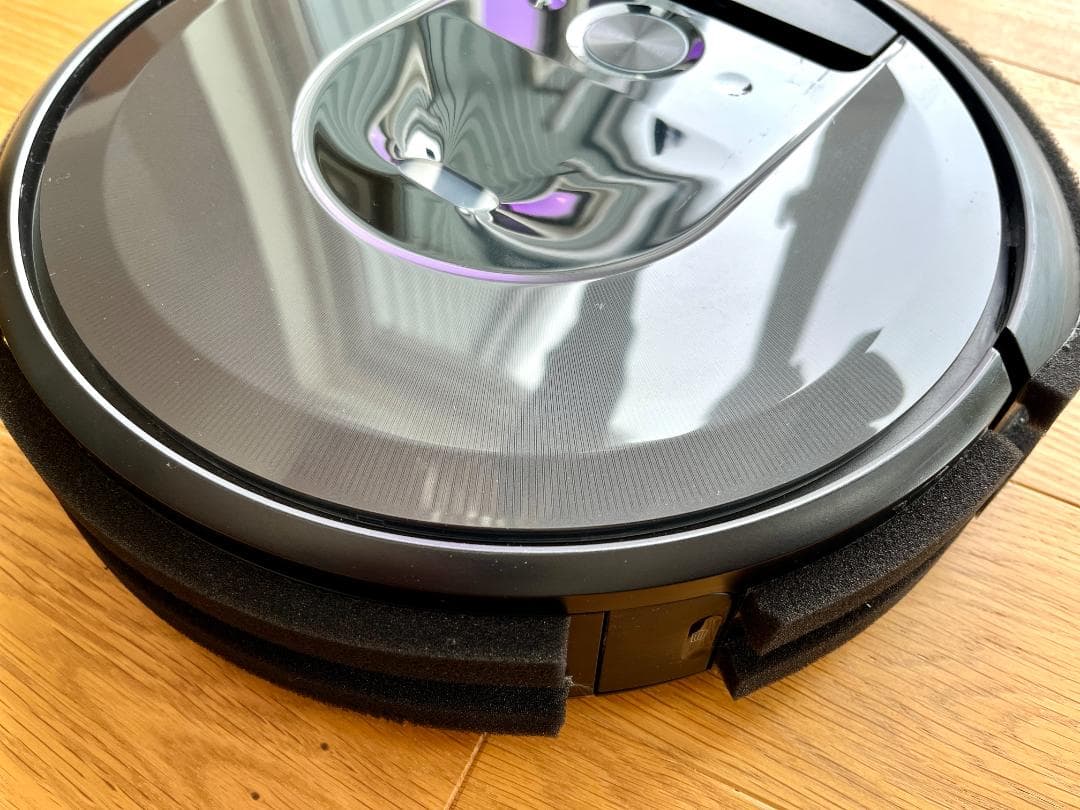 iRobot ルンバ i7（ロボット掃除機）