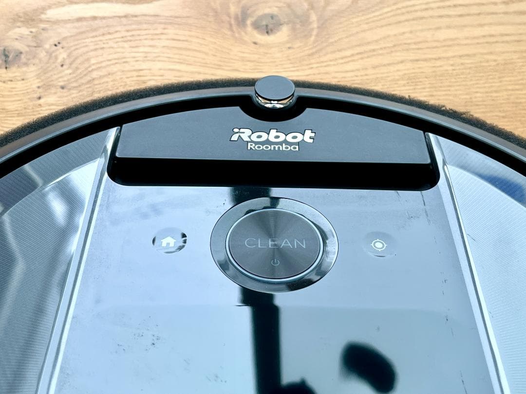 iRobot ルンバ i7（ロボット掃除機）