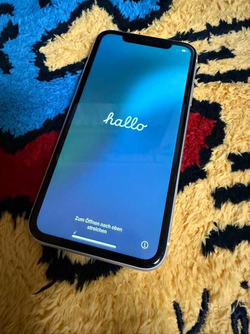 【送料無料】Apple iPhone XR ホワイト 64GB SIMフリー