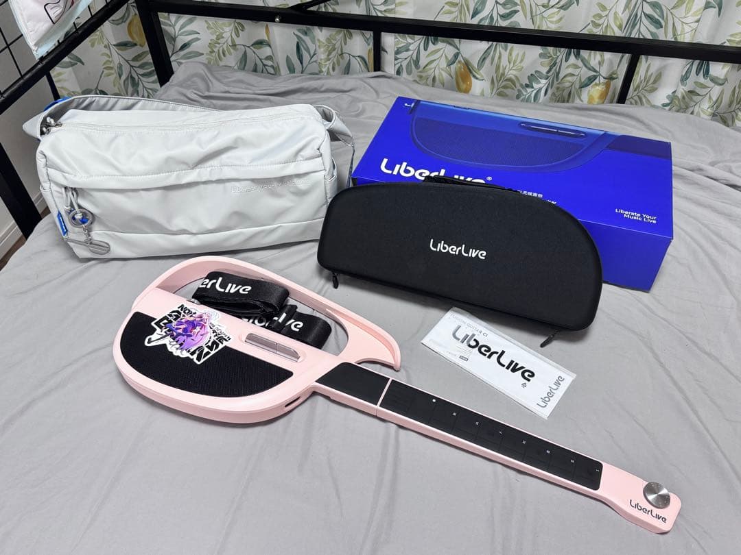 LiberLive Fusion Guitar C1 ケース付き ピンク