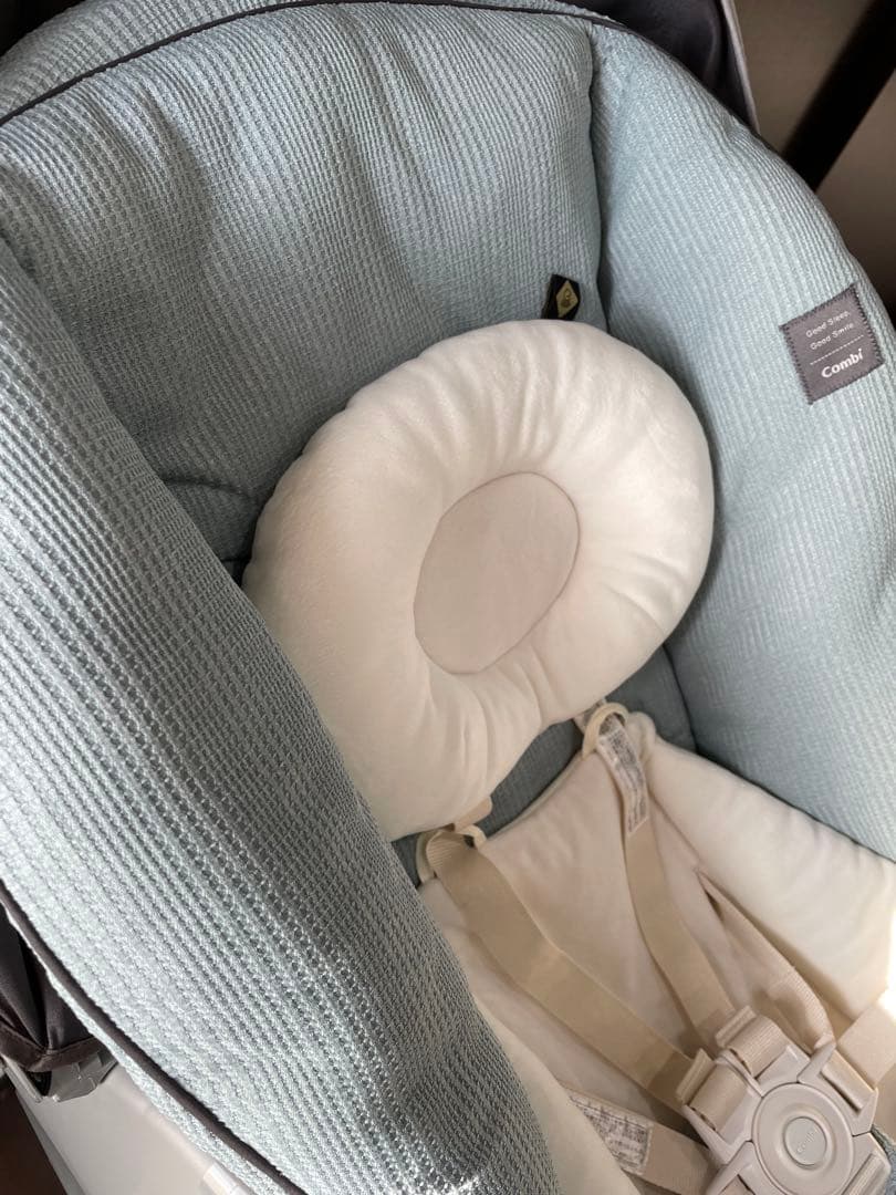 【美品】コンビ ネムリラ AT +LS 電動スウィング【おまけ】エスメラルダ枕