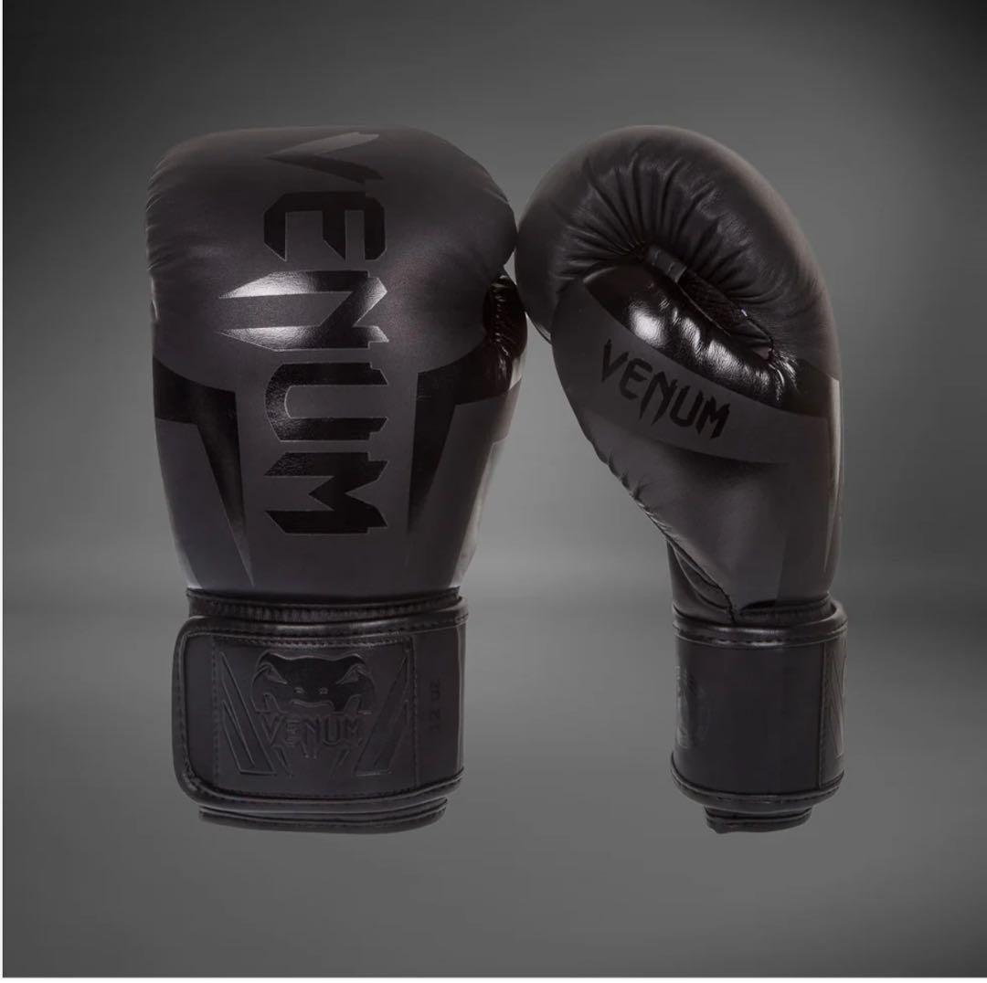 Venum Elite ボクシンググローブ - ブラック 12oz