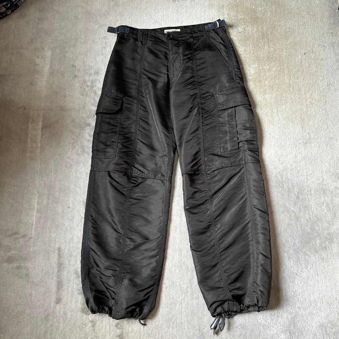 イッセイミヤケのパラシュートパンツです
