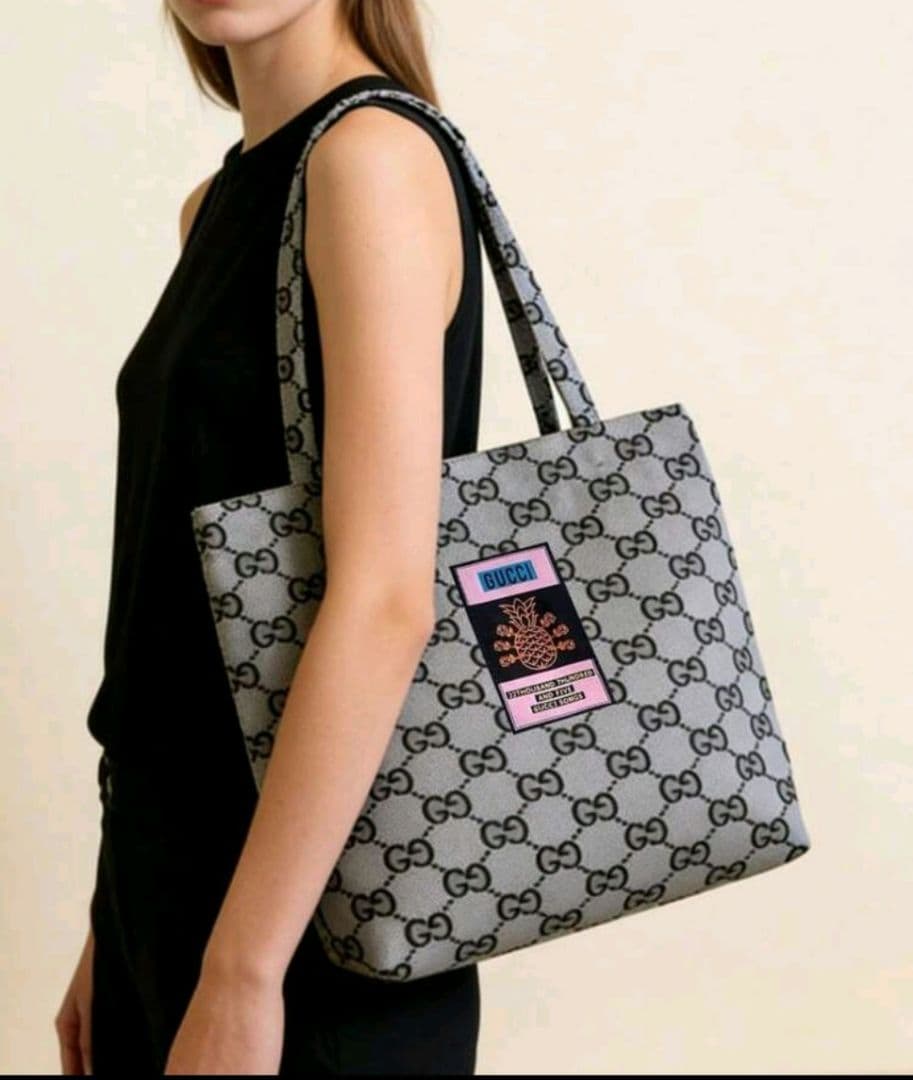 新品 GUCCI ノベルティ トートバッグ ロゴキャンパストートバッグ