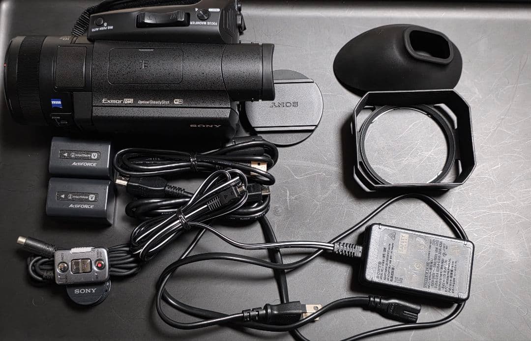 美品　ビデオカメラ　SONY FDR-AX700