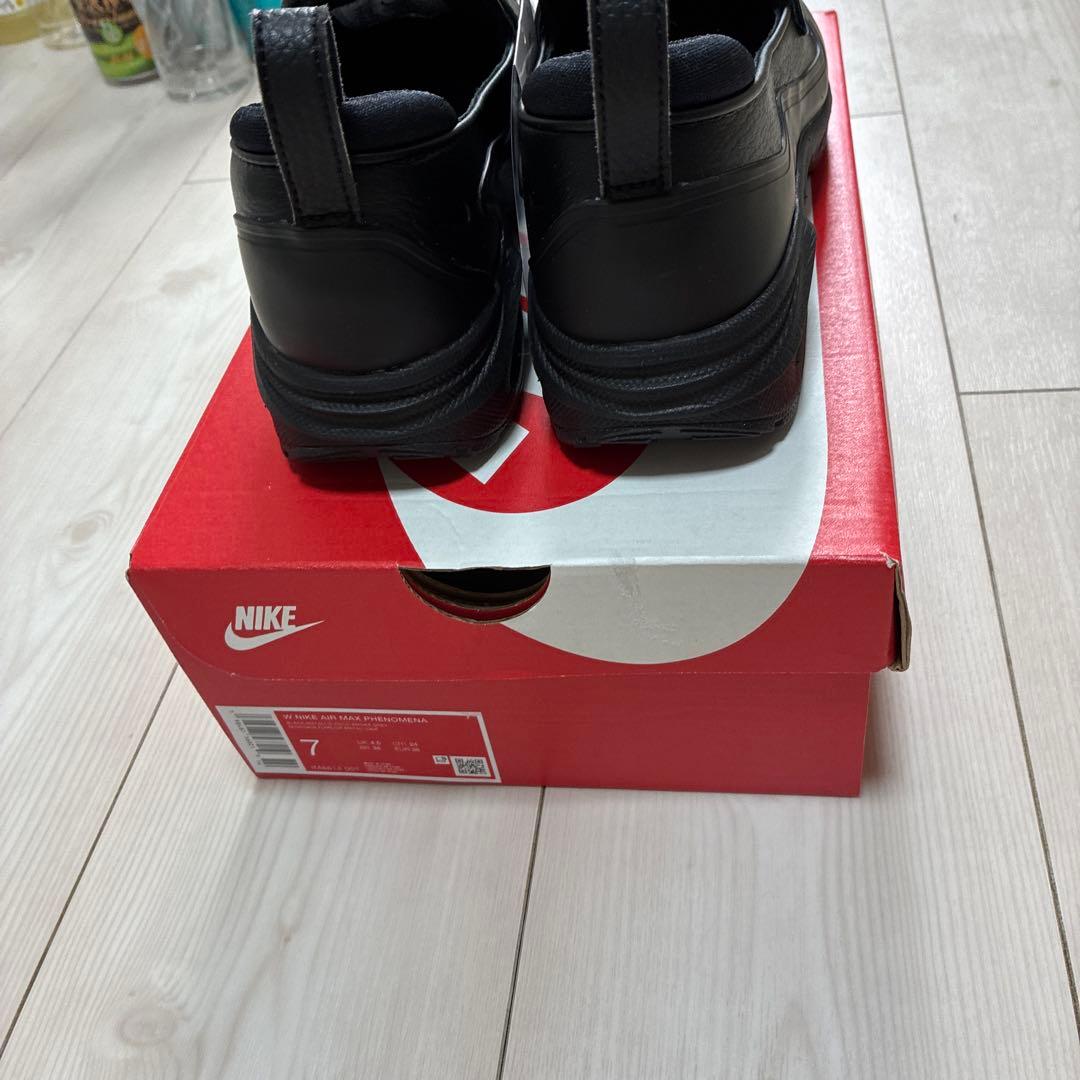 NIKE AIR スニーカー 24cm 新品　フェノメナ ローファー　箱なし。