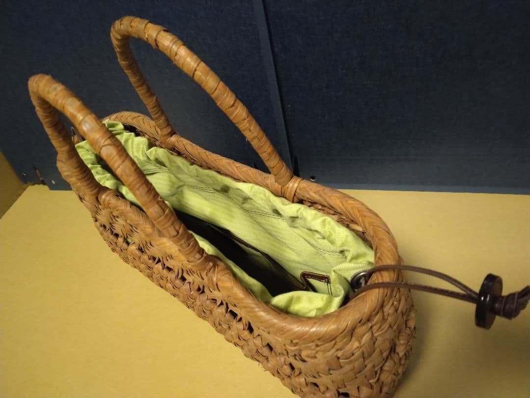 かごバッグ （山葡萄の蔓の編み込み）