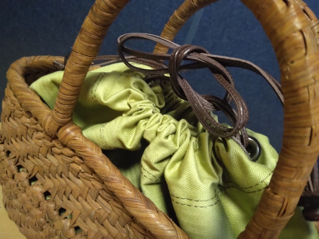 かごバッグ （山葡萄の蔓の編み込み）