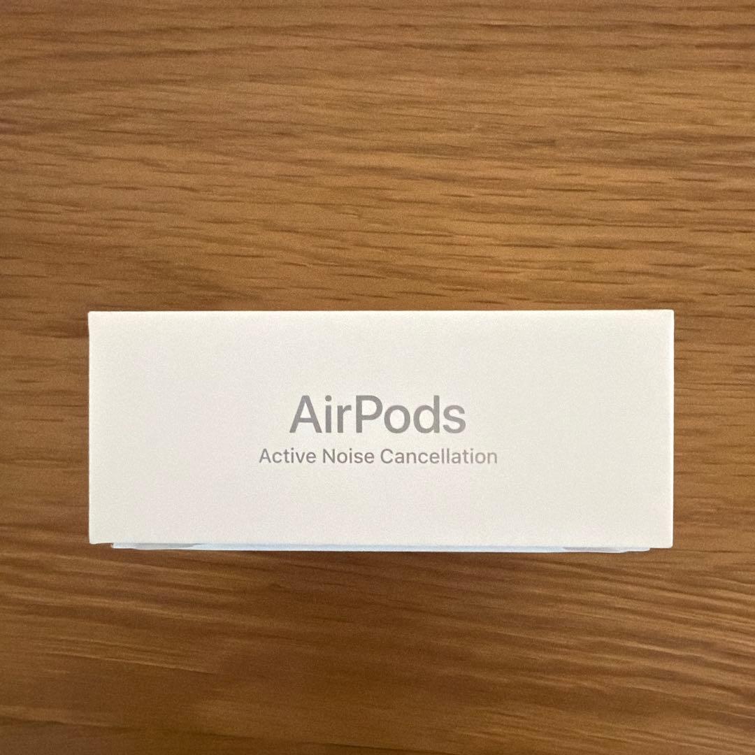 【未開封】AirPods 4 ノイキャンあり　ESRケース付き