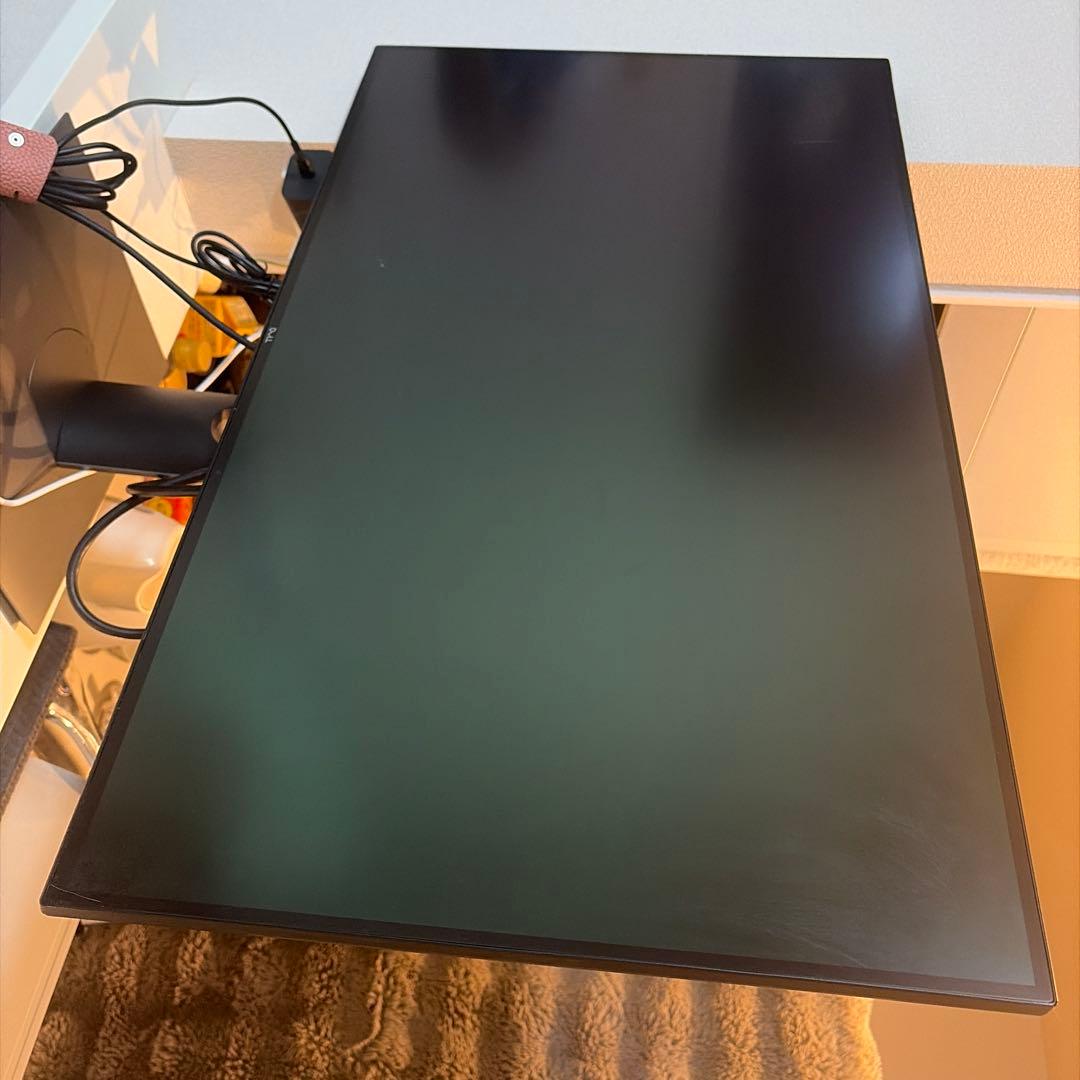 Dell U3219Q 31.5インチ 4K IPSパネル　モニター