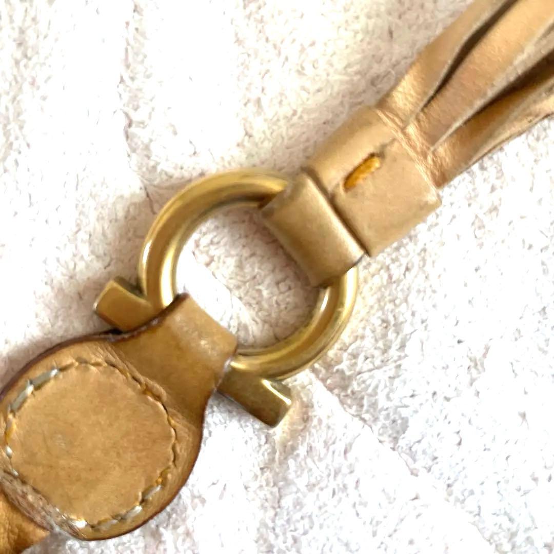 人気デザインSalvatore Ferragamo レオパード ショルダーバッグ