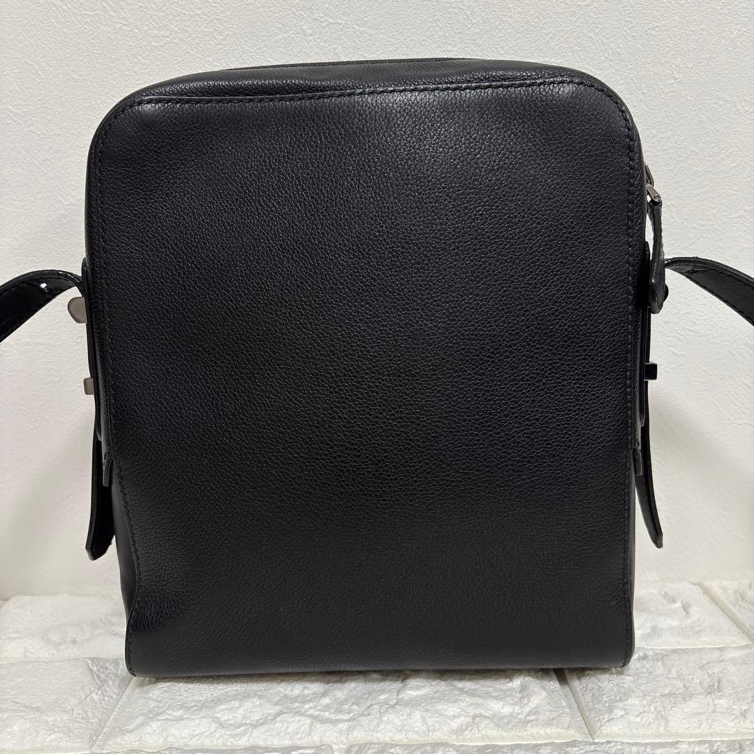 ▪️BVLGARI レザー　ショルダーバッグ　ブルガリバックル　BVCKLE 黒