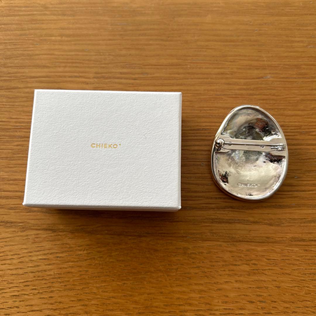 アクセサリー CHIEKO+ egg brooch