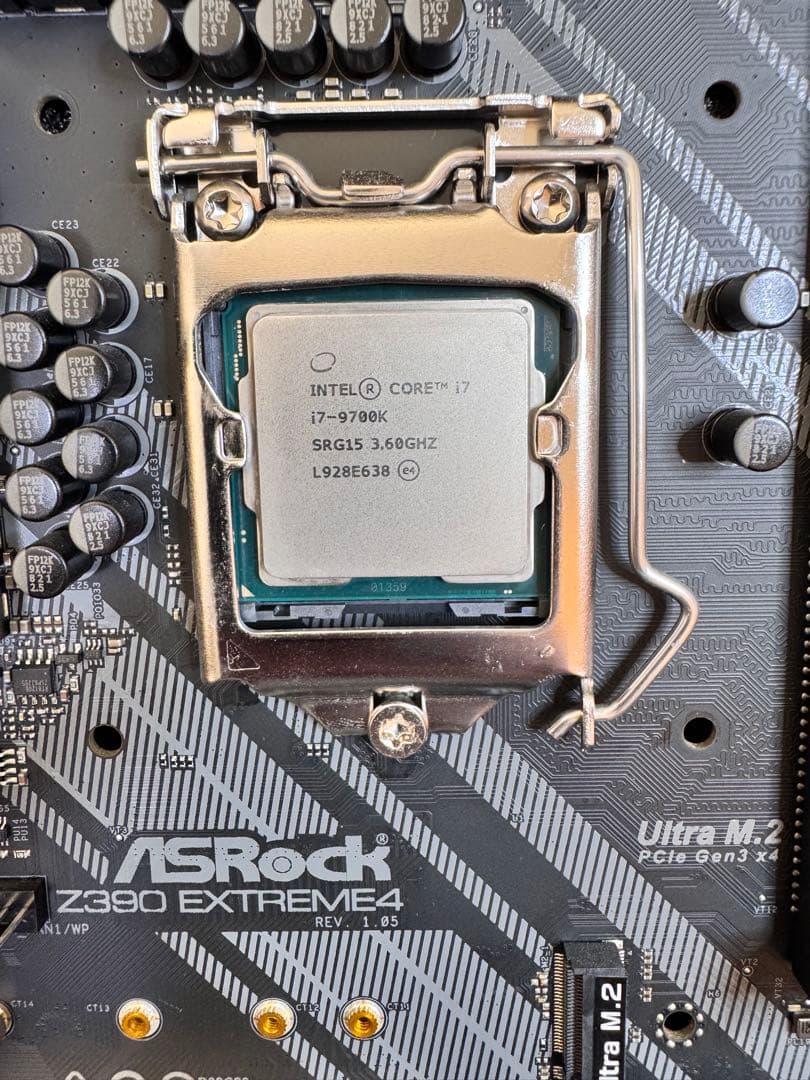 ASRockZ390Extreme4+i7 9700kメモリセット(動作確認済)