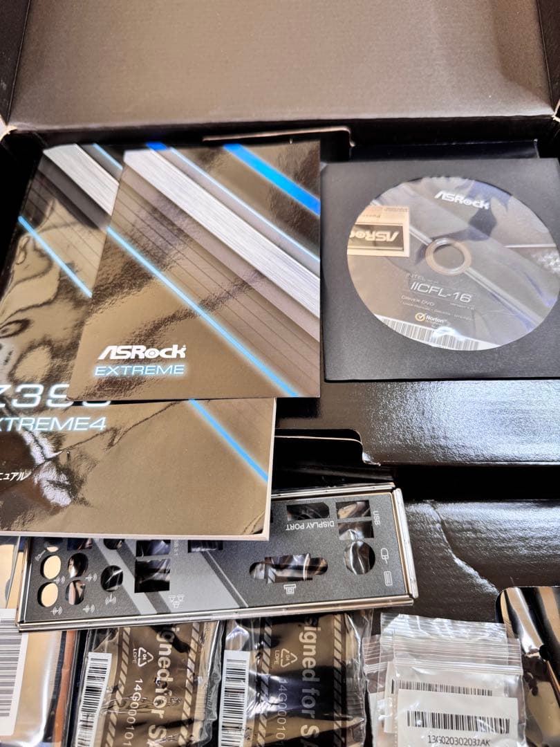 ASRockZ390Extreme4+i7 9700kメモリセット(動作確認済)