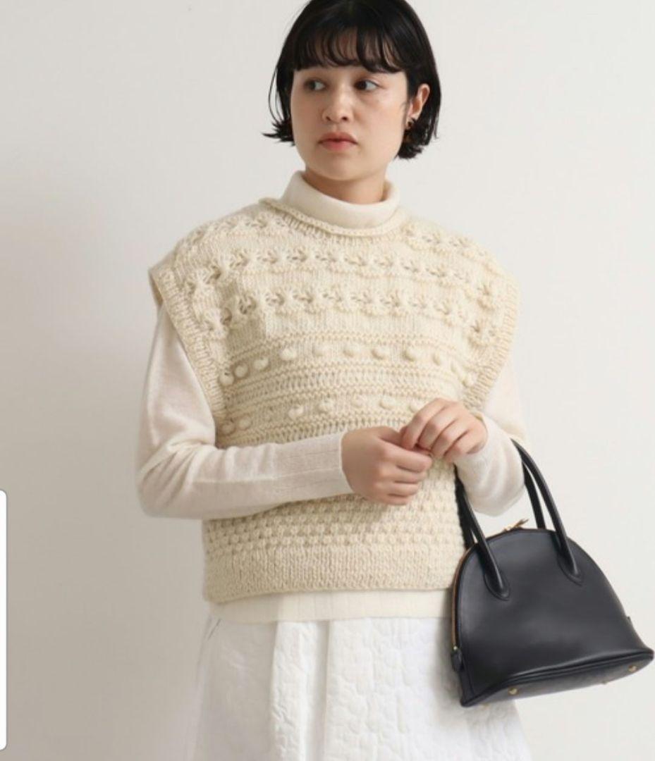 ビュルデサボン　ネパールハンドニット　おはなとぽんぽんベスト