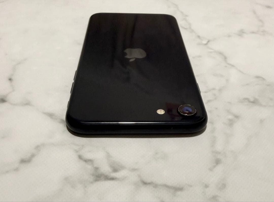 iPhone SE第3世代 64GB ミッドナイト 最大容量84％ SIMフリー