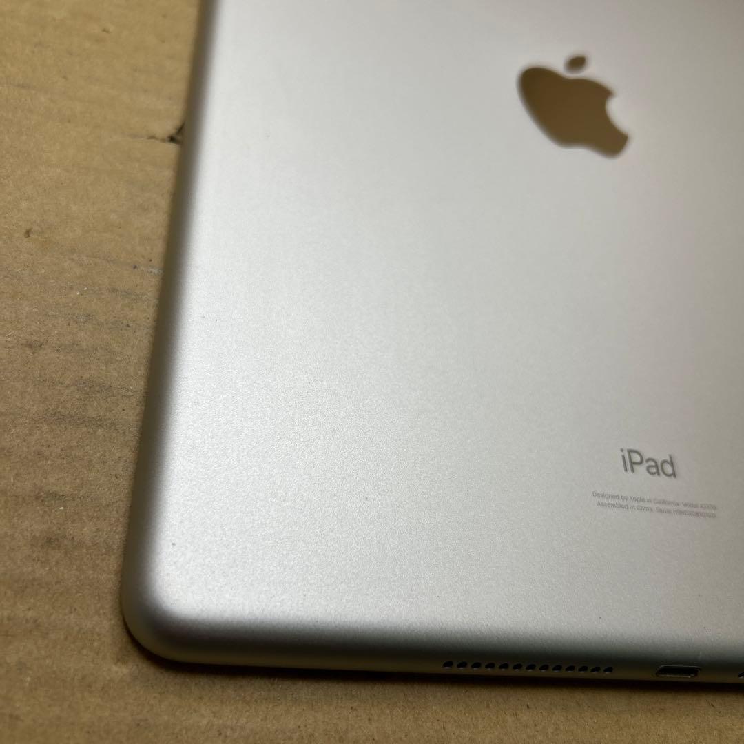 Apple iPad (第８世代) Wi-Fi 32GB シルバー