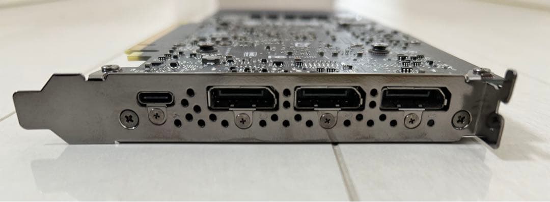 NVIDIA Quadro RTX 4000 8GB GDDR6 グラフィック