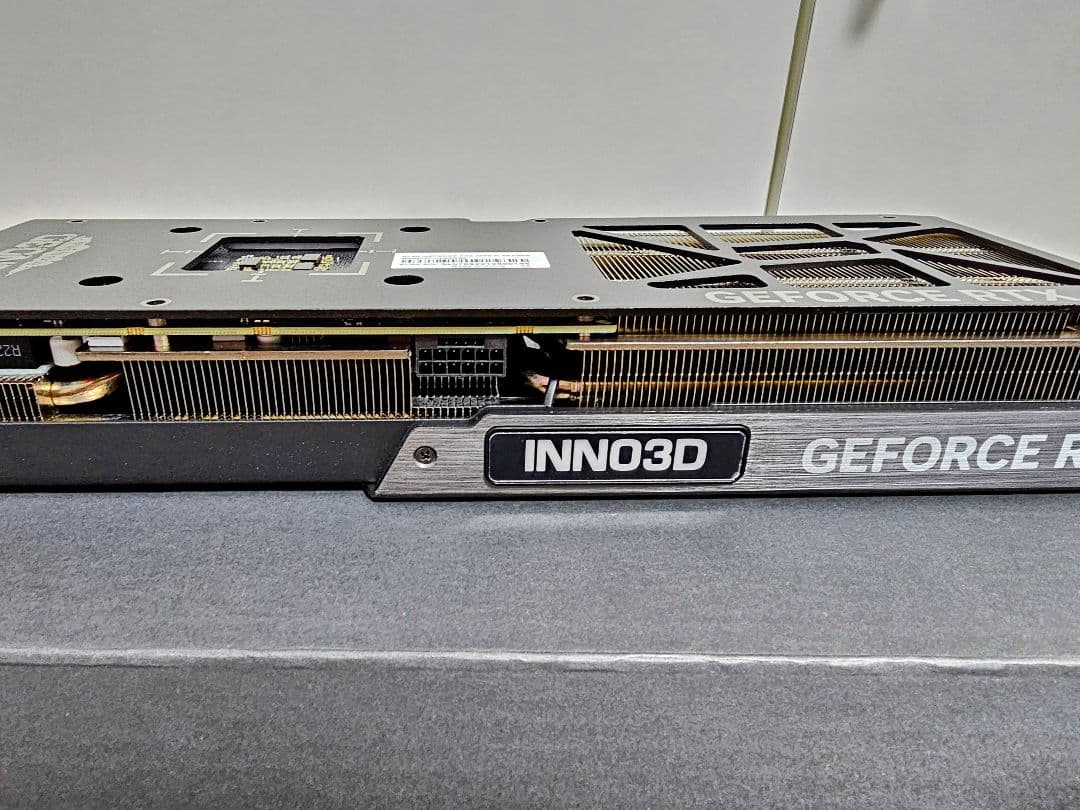 ELSA GeForce RTX 4070 Ti ERAZOR グラボ