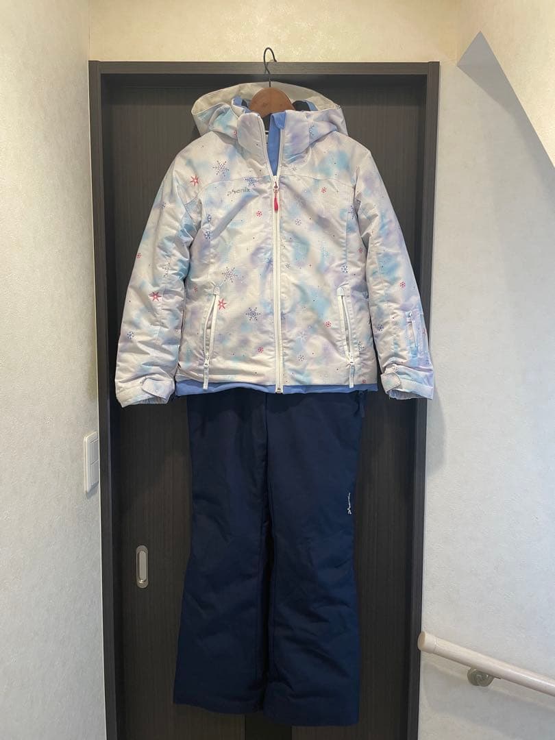 子ども用スキーウェア 水色と紺色 雪の結晶模様