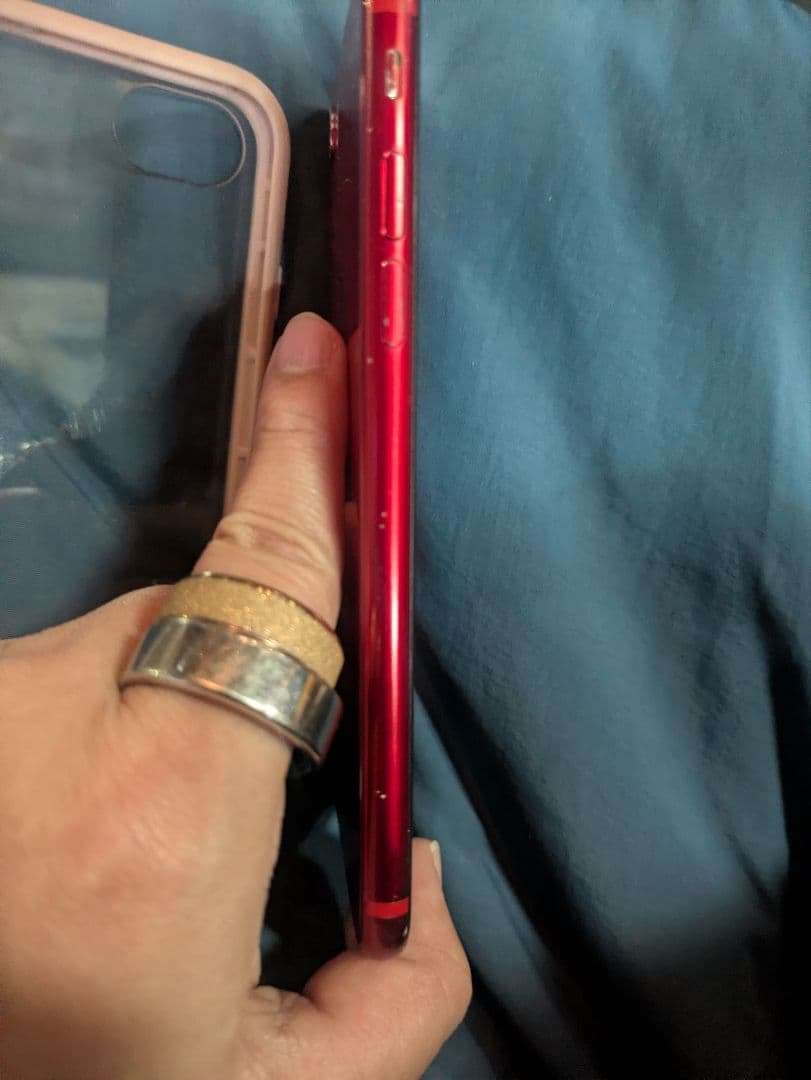 Apple iPhone 8 (赤) 本体とケース付き