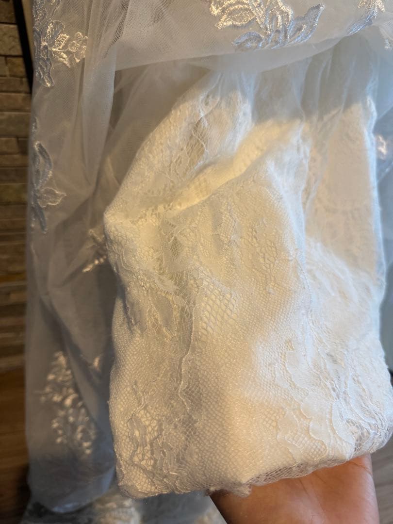 マーメイドウェディングドレス　オフショルダー長袖　ベール