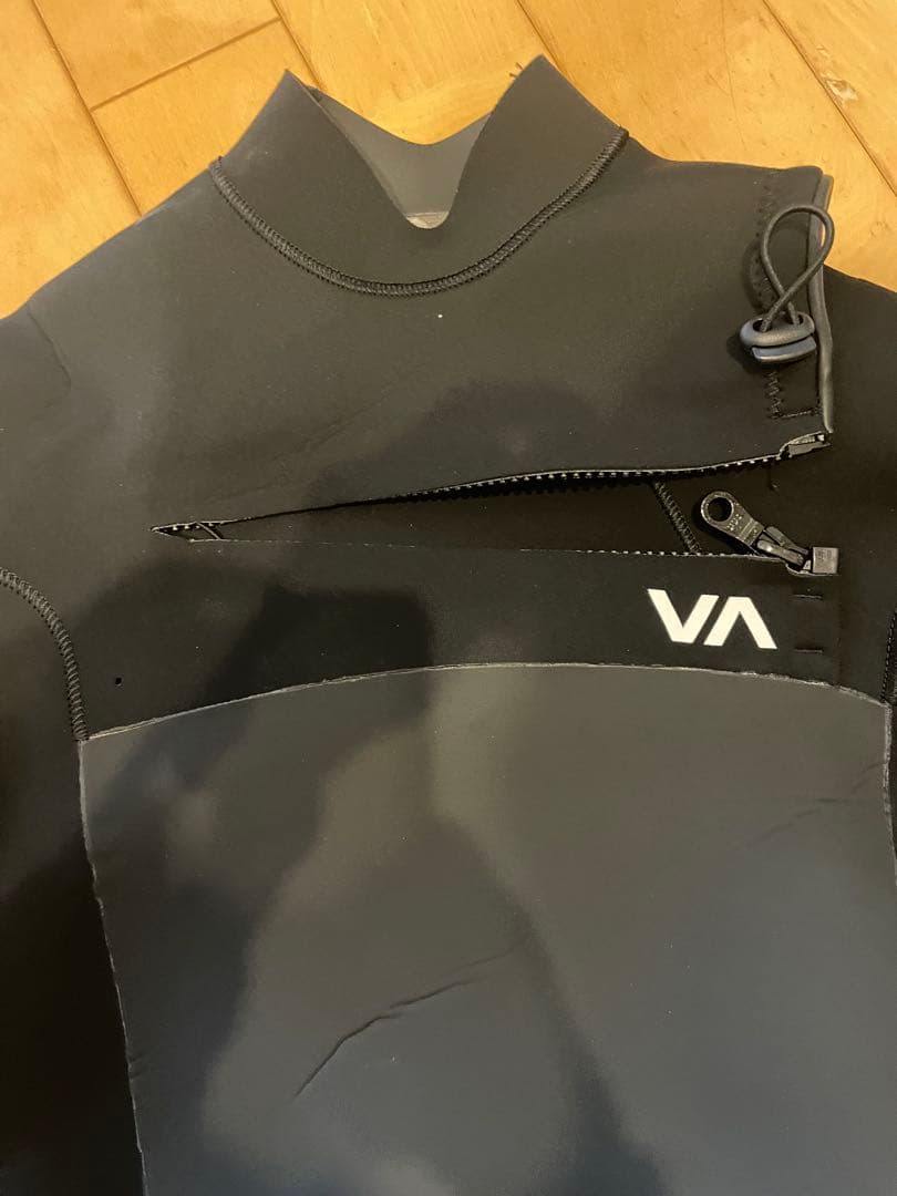 や*す様 【期間セール】RVCAルーカ ブラック フルスーツ　サイズＭＬ 3ミリ