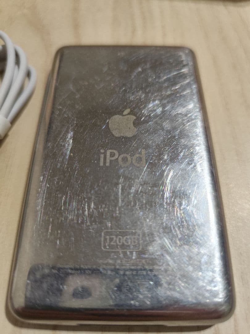 H*i様 iPod Classic 120GB 本体 USB充電ケーブル付き