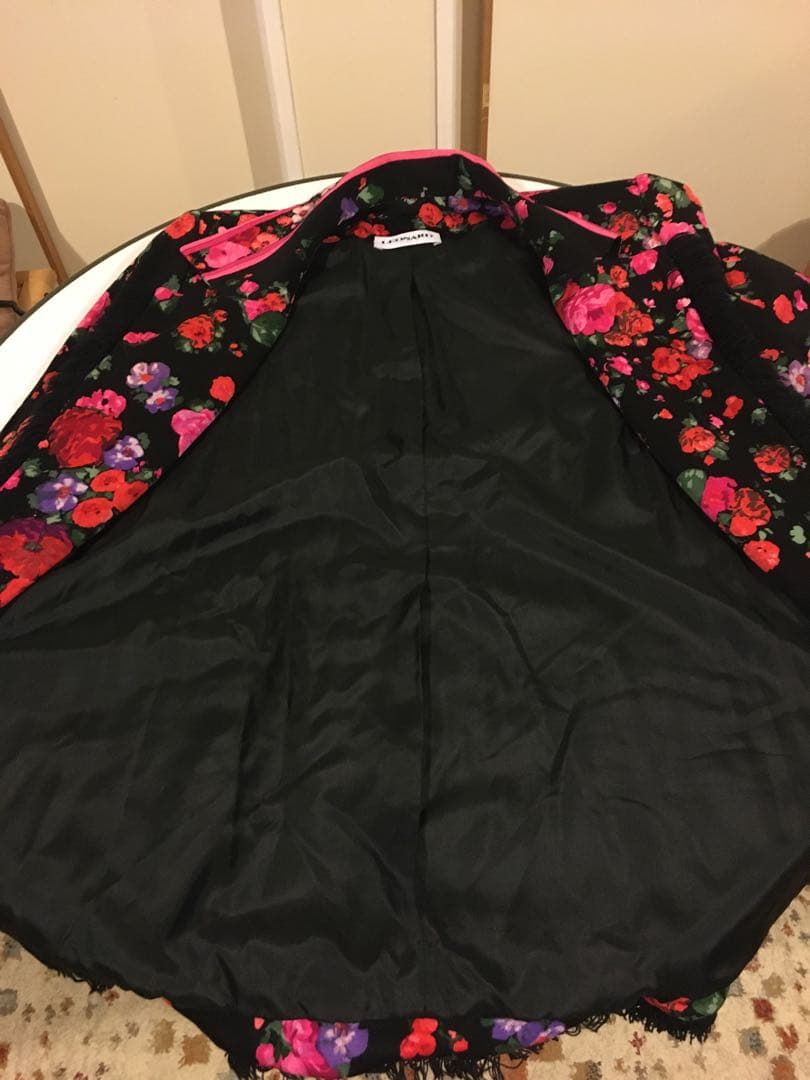 50 美品　LEONARD 花柄 テーラードジャケット　ボタンレス　38サイズ