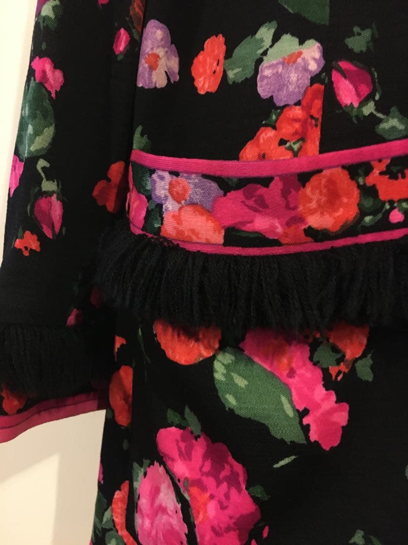 50 美品　LEONARD 花柄 テーラードジャケット　ボタンレス　38サイズ