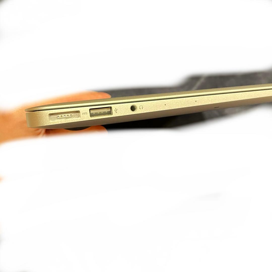MacBook Air 13インチ 2015 A1466 初期化済 箱付属品あり