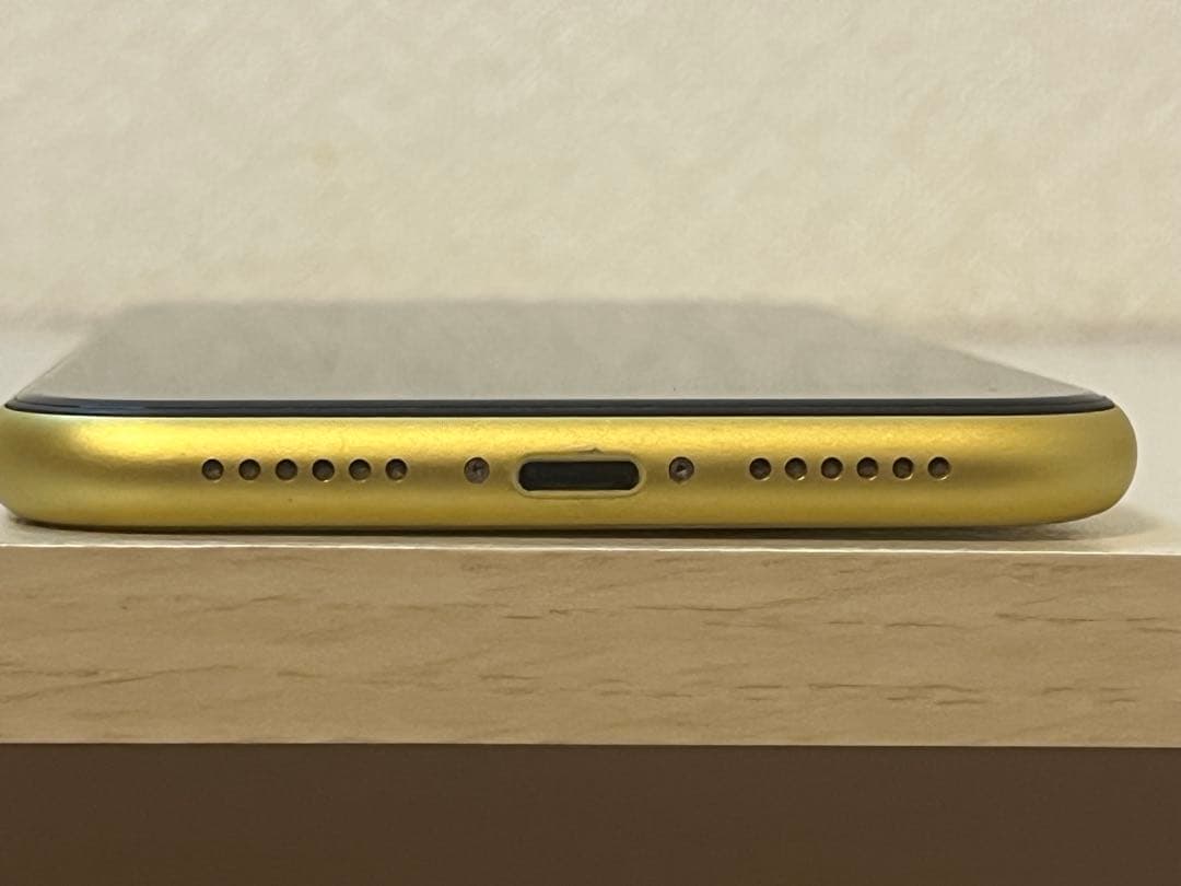 iPhone11イエロー