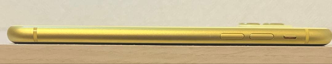 iPhone11イエロー