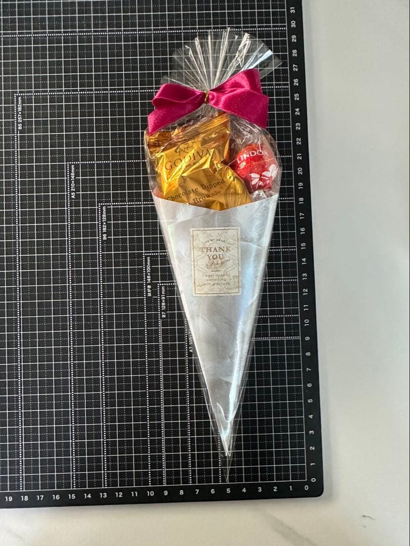 【専用】⑥お礼贅沢プチギフト　3袋　GODIVA♡リンツ♡ロアカー　バレンタイン