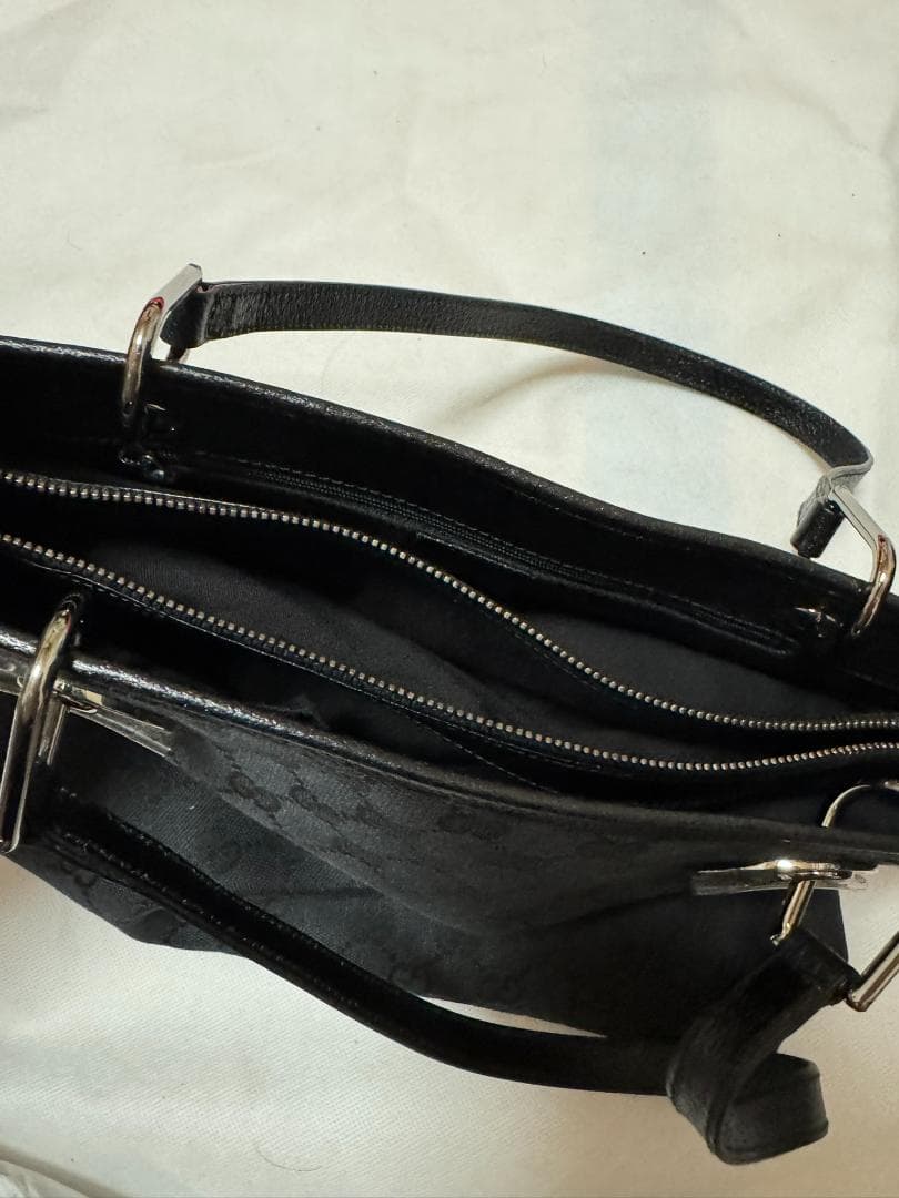 ★入れ掛かり★　新品未使用　GUCCI ブラックキャンバスバッグ