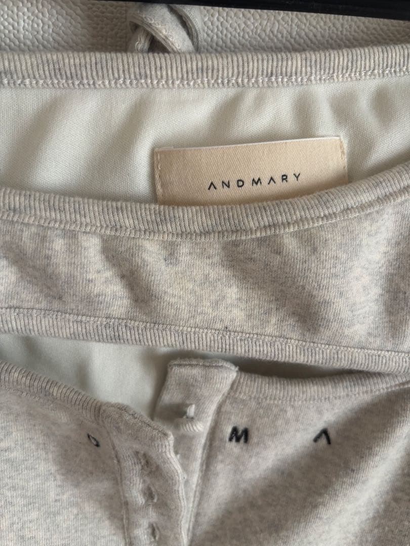 andmary ホワイト スリット入り ロングワンピース